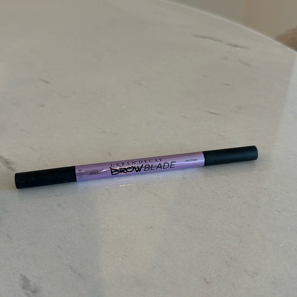 Urban Decay - Brow Blade 2-in-1 Eyebrow Pen + Waterproof Pencil in Cool Cookie - Picture 1 of 1